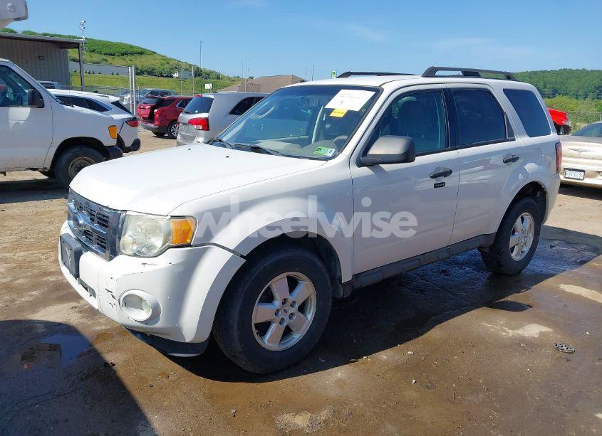 Photo 2 of 2009 Ford Escape XLT (VIN 1FMCU93G89KA82202)