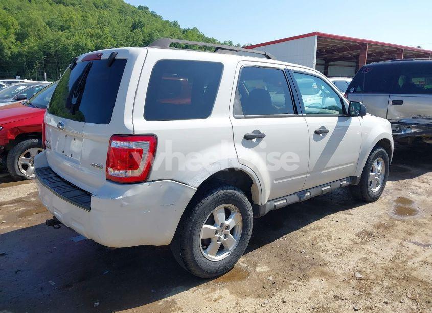 Photo 4 of 2009 Ford Escape XLT (VIN 1FMCU93G89KA82202)