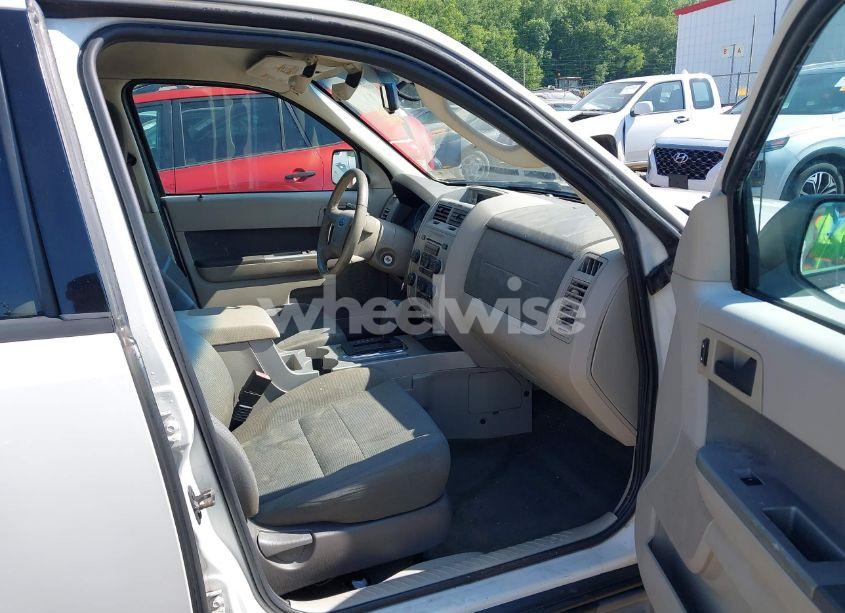 Photo 5 of 2009 Ford Escape XLT (VIN 1FMCU93G89KA82202)