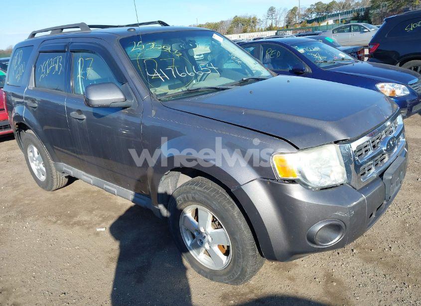 2009 Ford Escape XLT (VIN 1FMCU93G99KA95038) main photo
