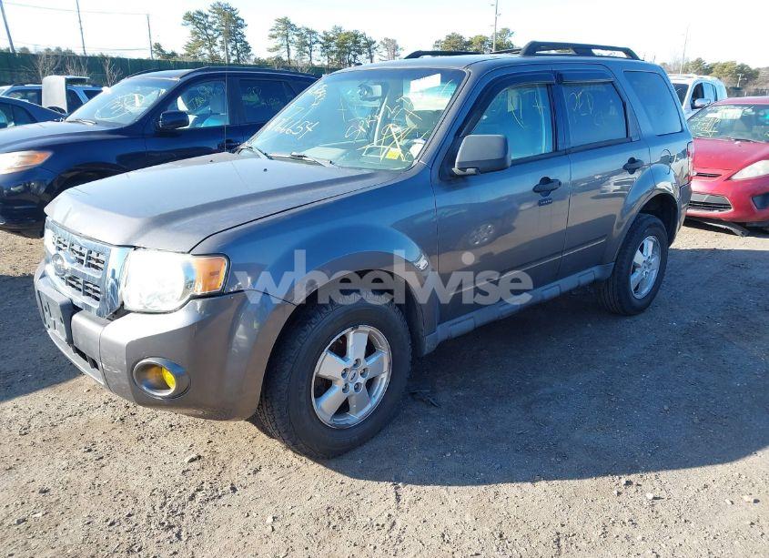 Photo 2 of 2009 Ford Escape XLT (VIN 1FMCU93G99KA95038)