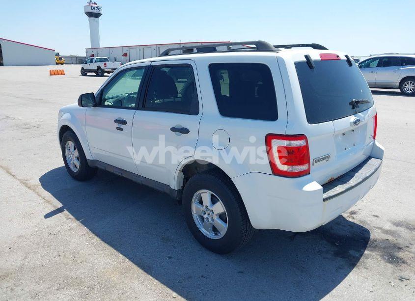 Photo 3 of 2009 Ford Escape XLT (VIN 1FMCU93G99KC85003)