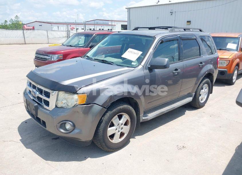 Photo 2 of 2009 Ford Escape XLT (VIN 1FMCU93GX9KB27298)