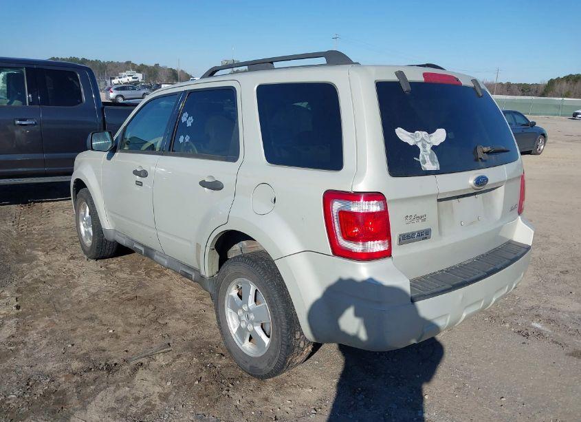 Photo 3 of 2009 Ford Escape XLT (VIN 1FMCU93GX9KB53674)