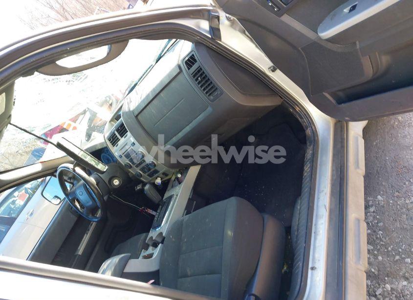 Photo 5 of 2009 Ford Escape XLT (VIN 1FMCU93GX9KC25568)