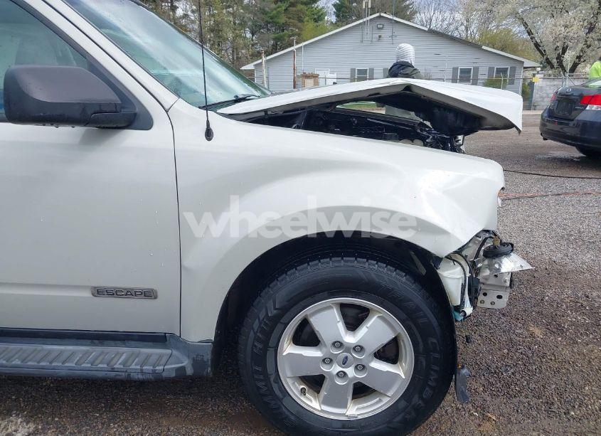 Photo 18 of 2008 Ford Escape XLT (VIN 1FMCU93ZX8KB33764)