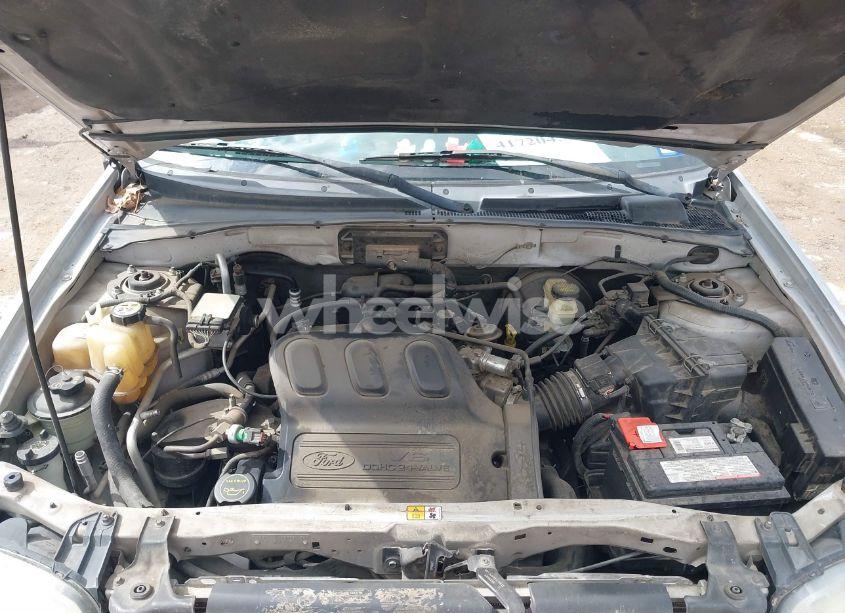 Photo 10 of 2004 Ford Escape LIMITED (VIN 1FMCU94104KB50513)