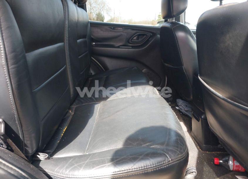 Photo 8 of 2004 Ford Escape LIMITED (VIN 1FMCU94104KB50513)