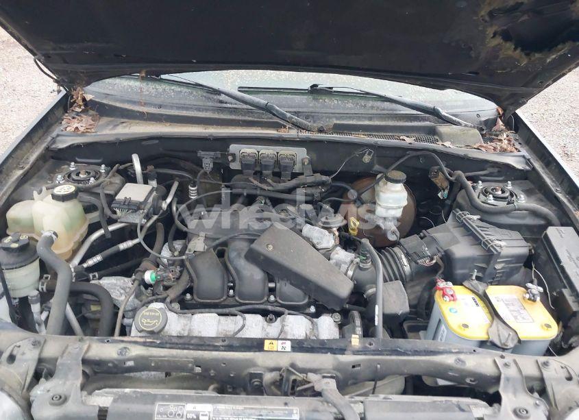 Photo 10 of 2005 Ford Escape LIMITED (VIN 1FMCU94105KA84482)