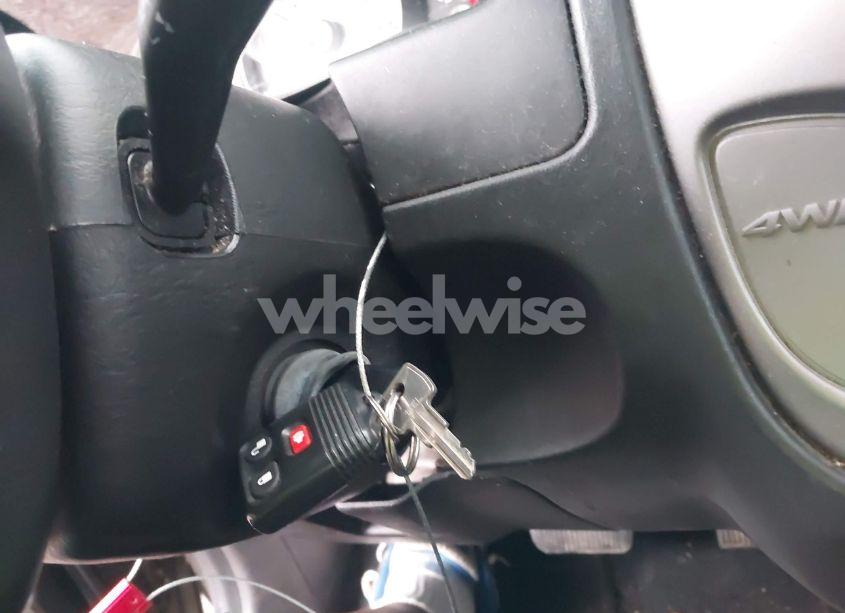 Photo 11 of 2005 Ford Escape LIMITED (VIN 1FMCU94105KA84482)