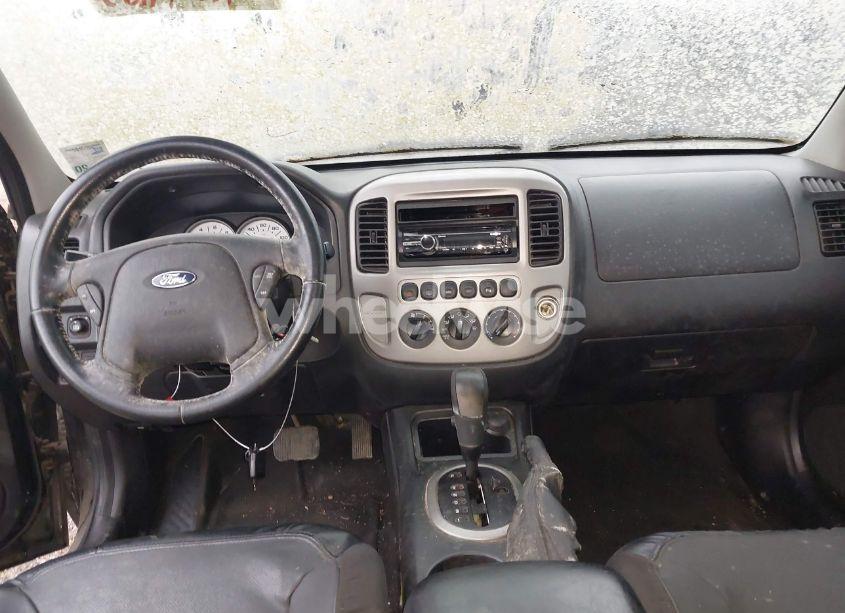 Photo 17 of 2005 Ford Escape LIMITED (VIN 1FMCU94105KA84482)