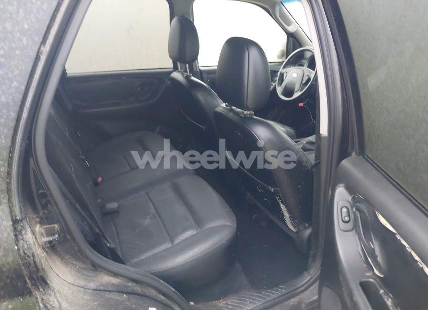 Photo 8 of 2005 Ford Escape LIMITED (VIN 1FMCU94105KA84482)