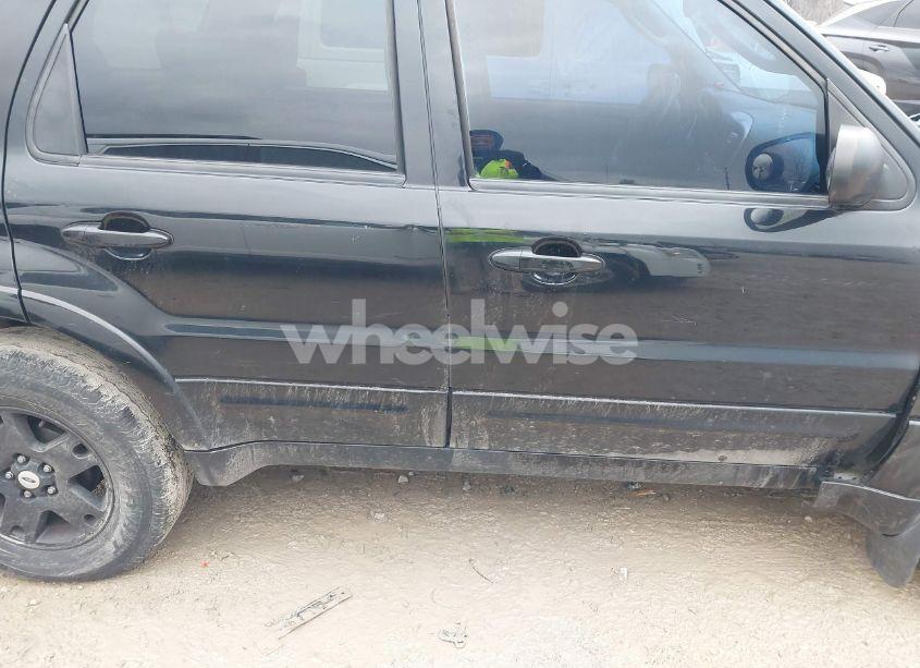 Photo 13 of 2004 Ford Escape LIMITED (VIN 1FMCU94124KA36321)