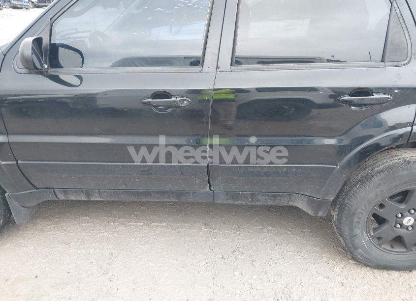 Photo 14 of 2004 Ford Escape LIMITED (VIN 1FMCU94124KA36321)