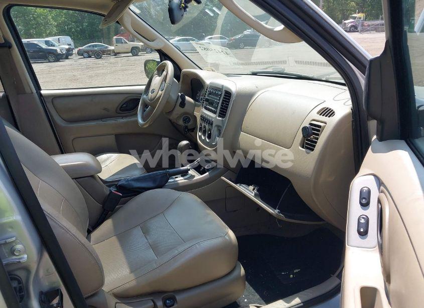 Photo 5 of 2006 Ford Escape LIMITED (VIN 1FMCU94136KA09129)