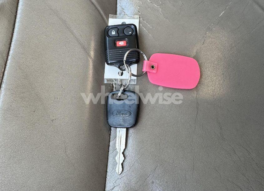 Photo 11 of 2004 Ford Escape LIMITED (VIN 1FMCU94144KA88842)