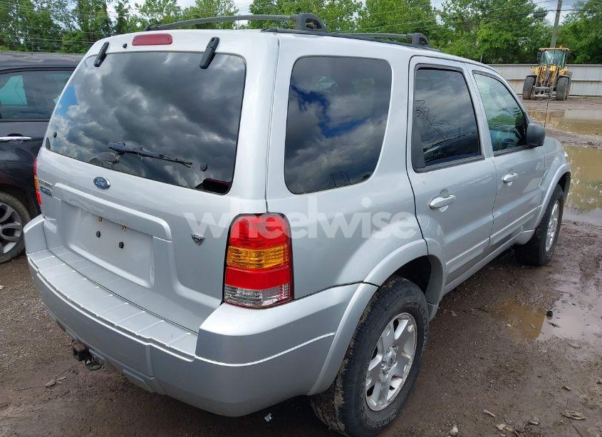 Photo 4 of 2007 Ford Escape LIMITED (VIN 1FMCU94157KB07306)