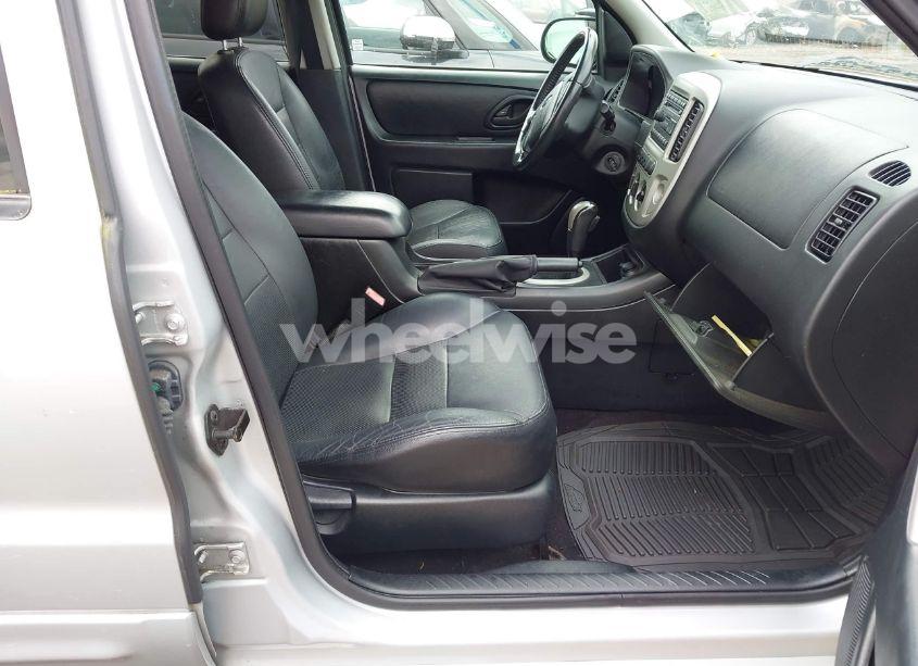 Photo 5 of 2007 Ford Escape LIMITED (VIN 1FMCU94157KB07306)