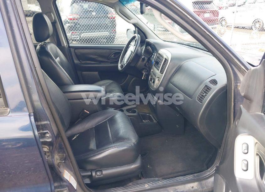 Photo 5 of 2003 Ford Escape LIMITED (VIN 1FMCU94173KD47662)