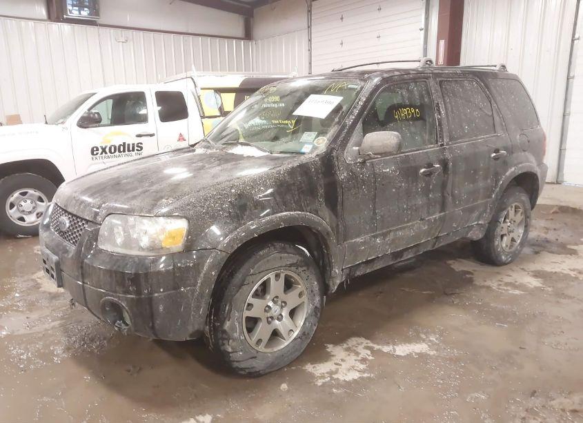 Photo 2 of 2005 Ford Escape LIMITED (VIN 1FMCU94175KD53349)