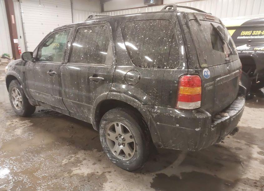 Photo 3 of 2005 Ford Escape LIMITED (VIN 1FMCU94175KD53349)