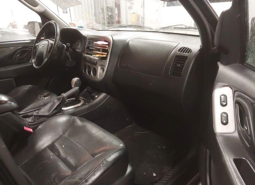 Photo 5 of 2005 Ford Escape LIMITED (VIN 1FMCU94175KD53349)