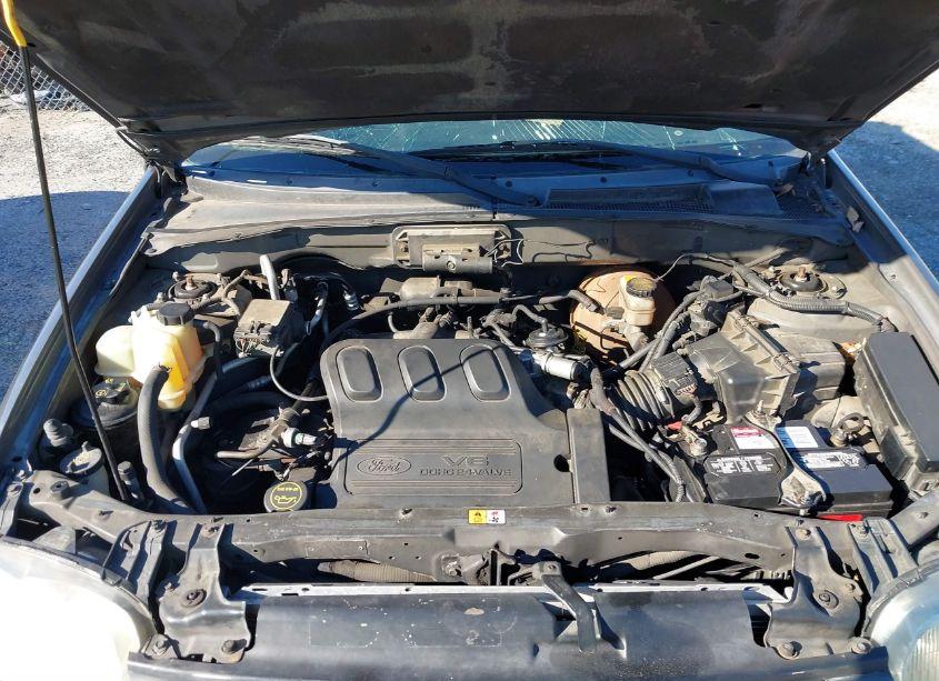 Photo 10 of 2003 Ford Escape LIMITED (VIN 1FMCU94183KB89896)