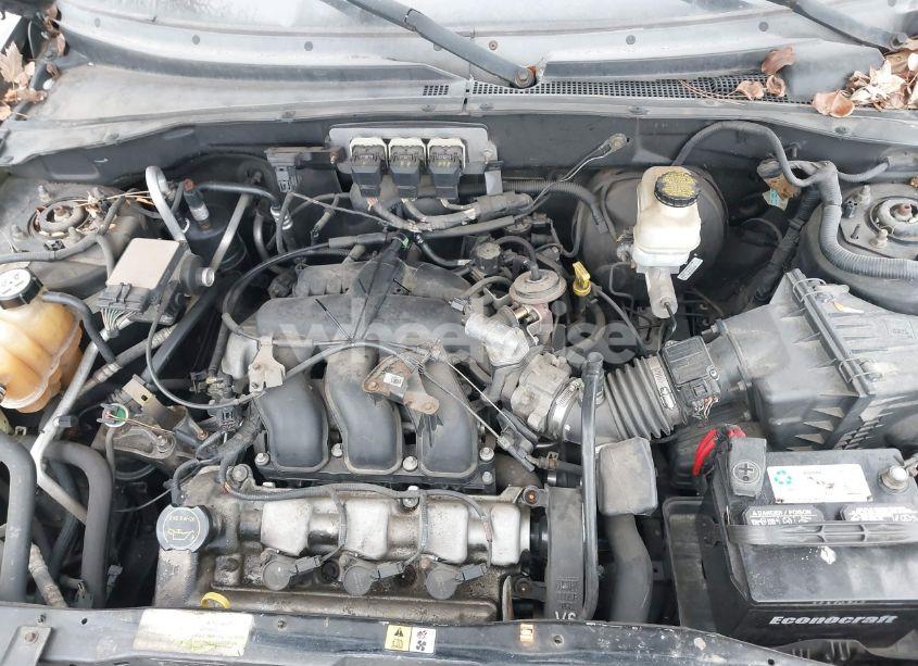 Photo 10 of 2005 Ford Escape LIMITED (VIN 1FMCU94185KA52914)