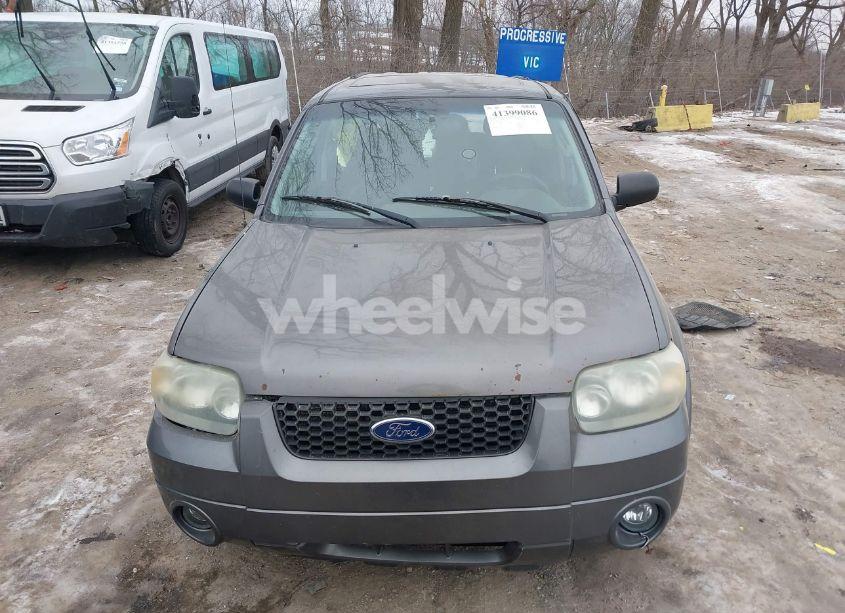 Photo 12 of 2005 Ford Escape LIMITED (VIN 1FMCU94185KA52914)