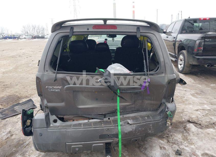 Photo 16 of 2005 Ford Escape LIMITED (VIN 1FMCU94185KA52914)