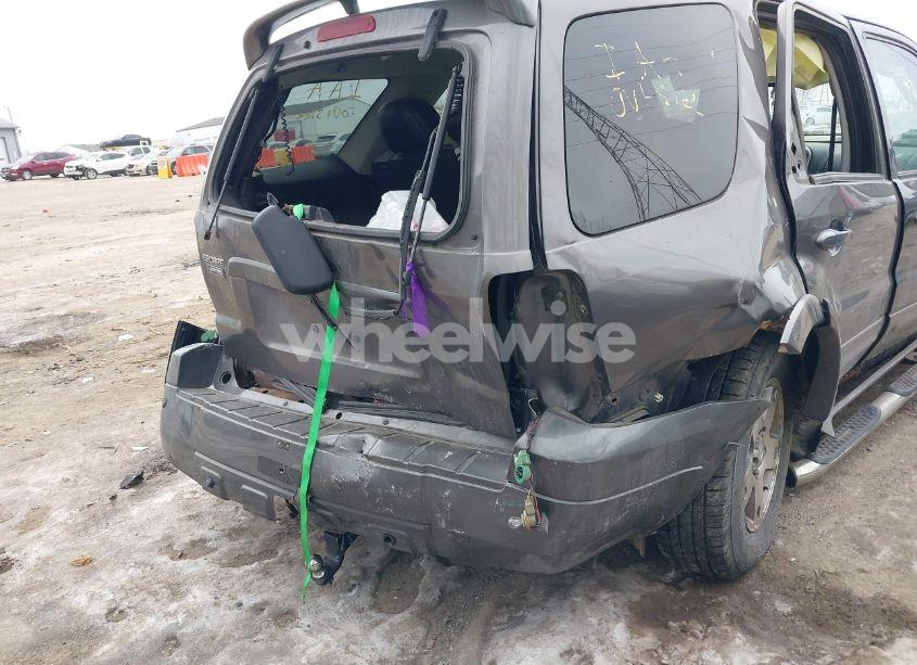 Photo 6 of 2005 Ford Escape LIMITED (VIN 1FMCU94185KA52914)