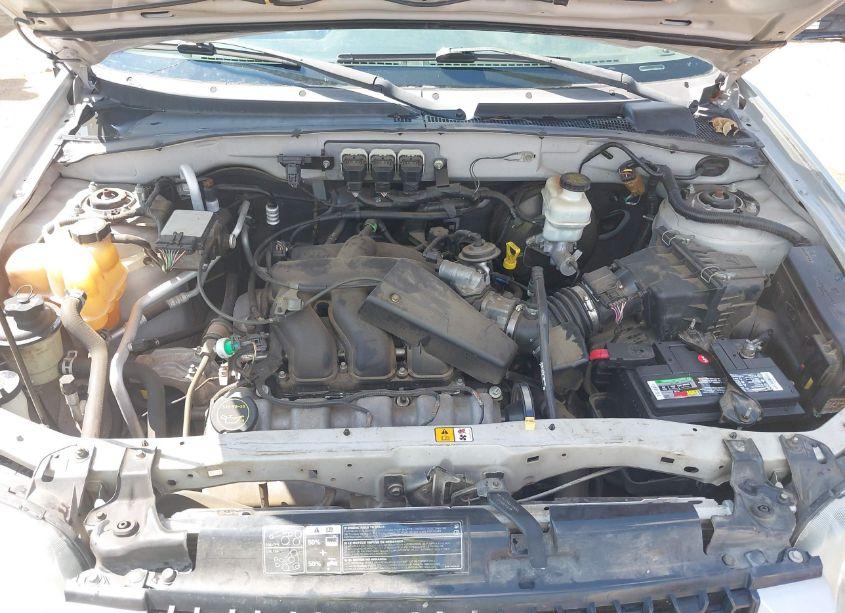 Photo 10 of 2005 Ford Escape LIMITED (VIN 1FMCU94185KE24297)