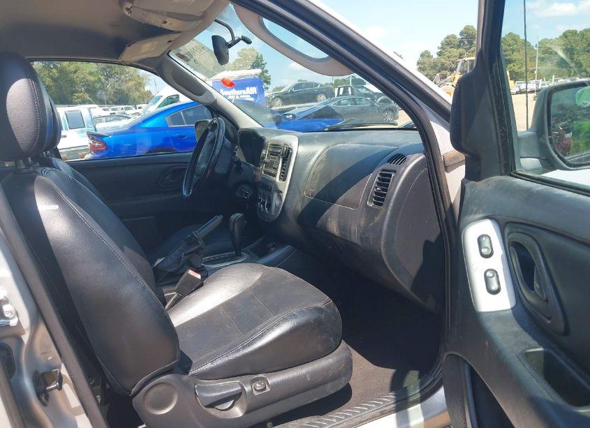 Photo 5 of 2005 Ford Escape LIMITED (VIN 1FMCU94185KE24297)