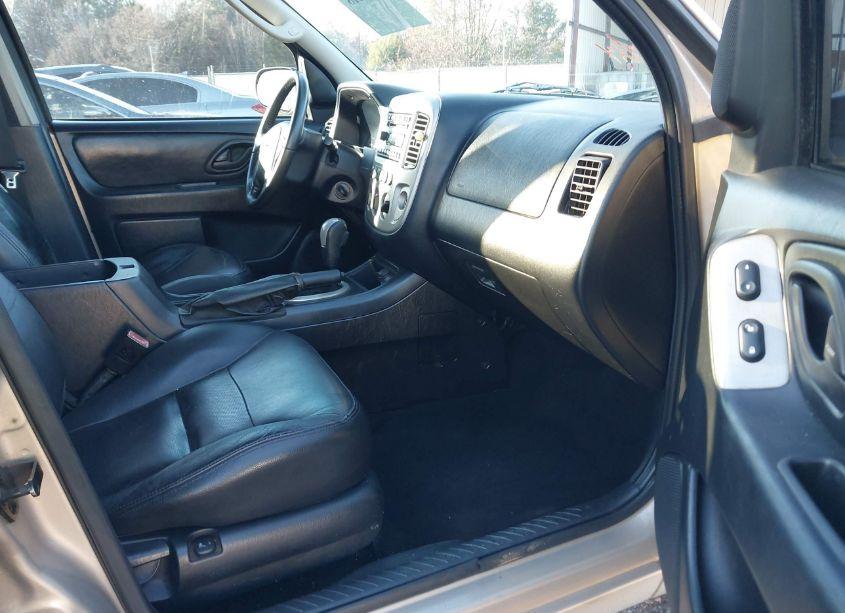 Photo 5 of 2007 Ford Escape LIMITED (VIN 1FMCU94187KA41172)