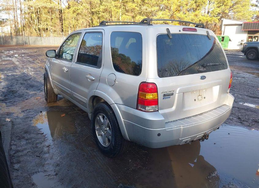 Photo 3 of 2005 Ford Escape LIMITED (VIN 1FMCU94195KA93374)