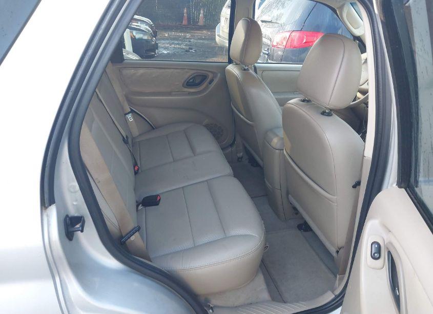 Photo 8 of 2005 Ford Escape LIMITED (VIN 1FMCU94195KA93374)