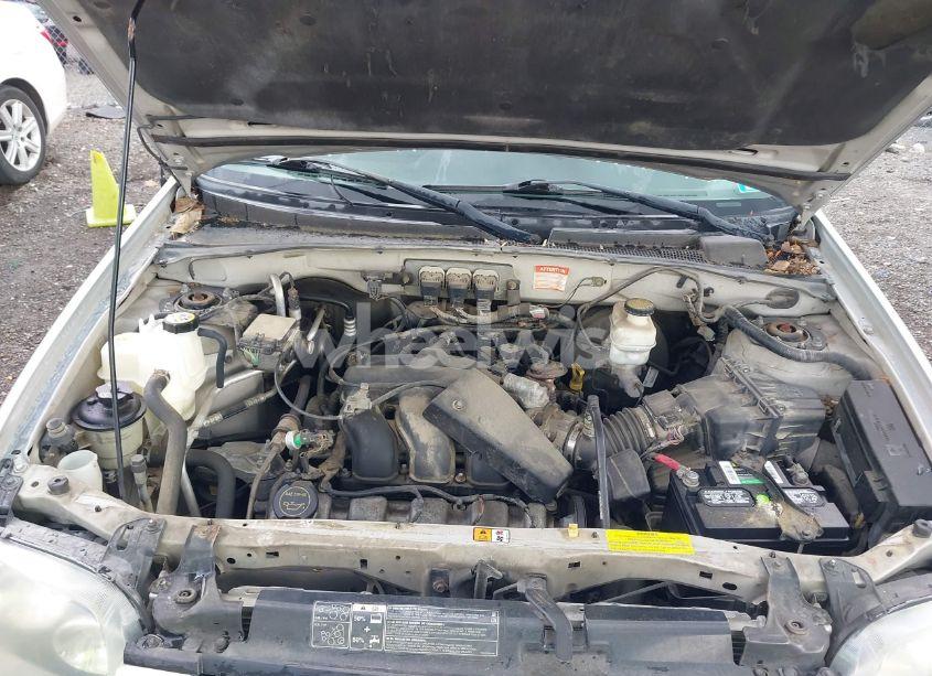 Photo 10 of 2005 Ford Escape LIMITED (VIN 1FMCU94195KB15941)