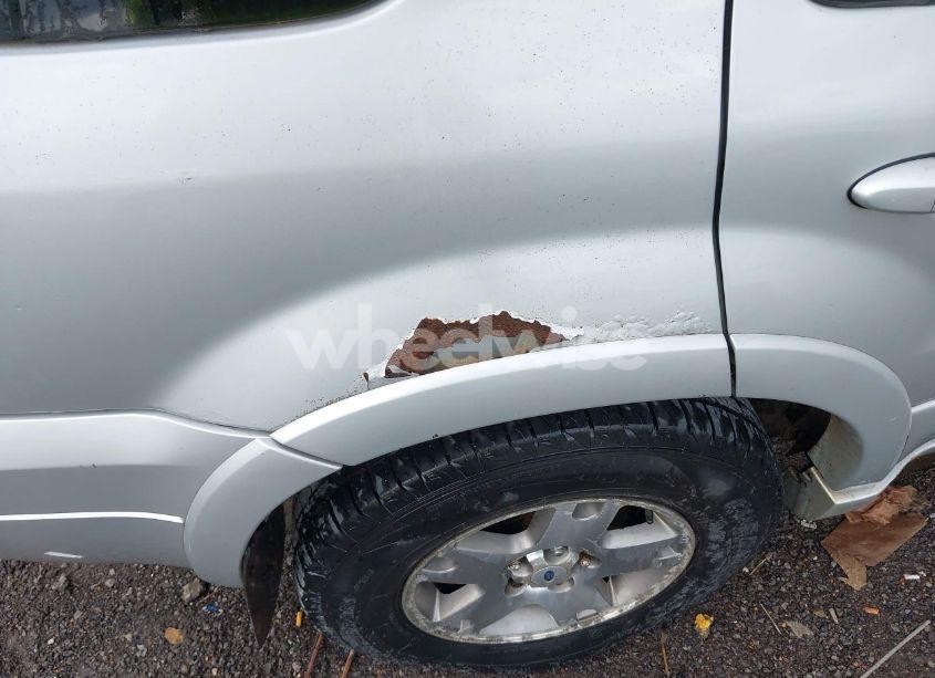 Photo 12 of 2005 Ford Escape LIMITED (VIN 1FMCU94195KB15941)