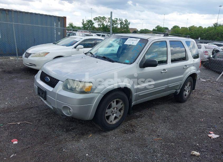Photo 2 of 2005 Ford Escape LIMITED (VIN 1FMCU94195KB15941)