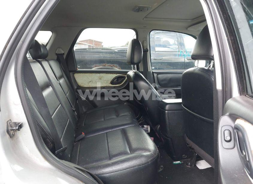 Photo 8 of 2005 Ford Escape LIMITED (VIN 1FMCU94195KB15941)