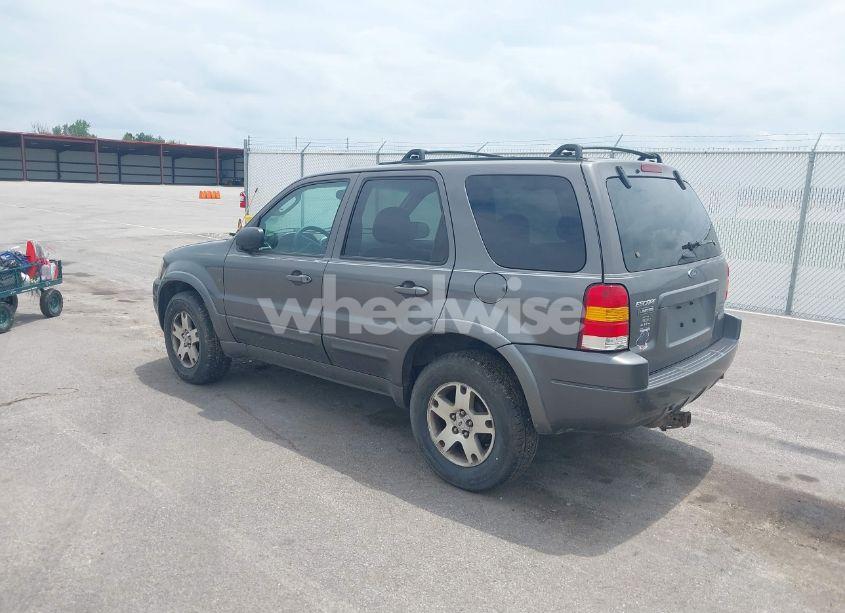 Photo 3 of 2004 Ford Escape LIMITED (VIN 1FMCU941X4KA49169)