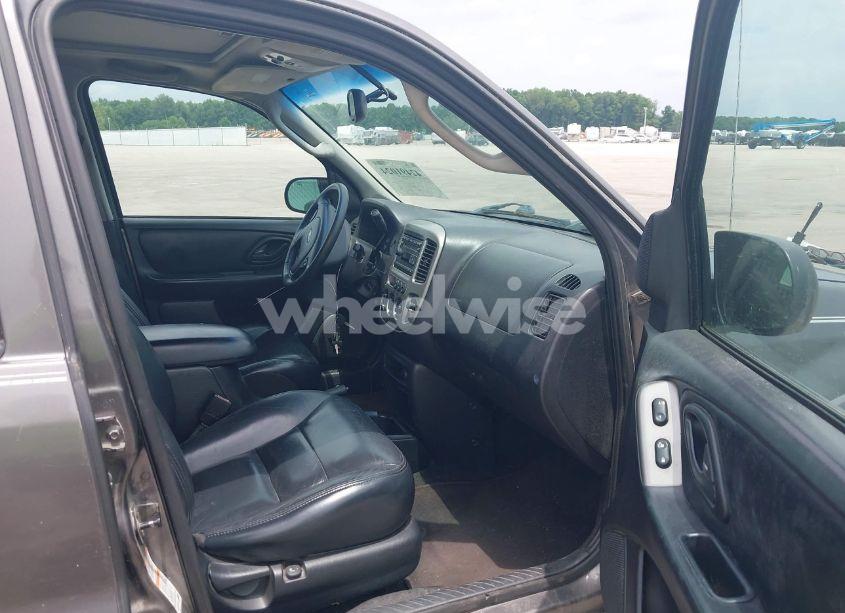 Photo 5 of 2004 Ford Escape LIMITED (VIN 1FMCU941X4KA49169)