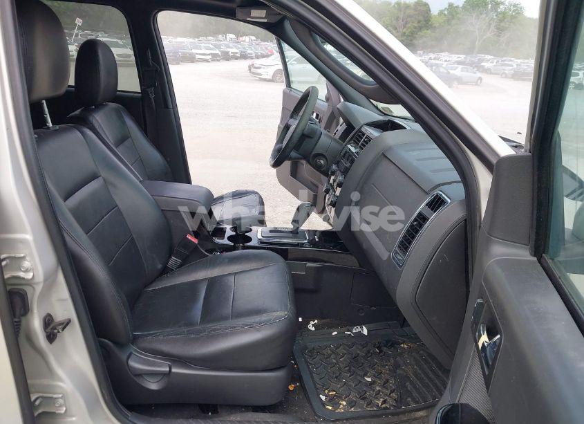 Photo 5 of 2009 Ford Escape LIMITED (VIN 1FMCU94729KB00689)