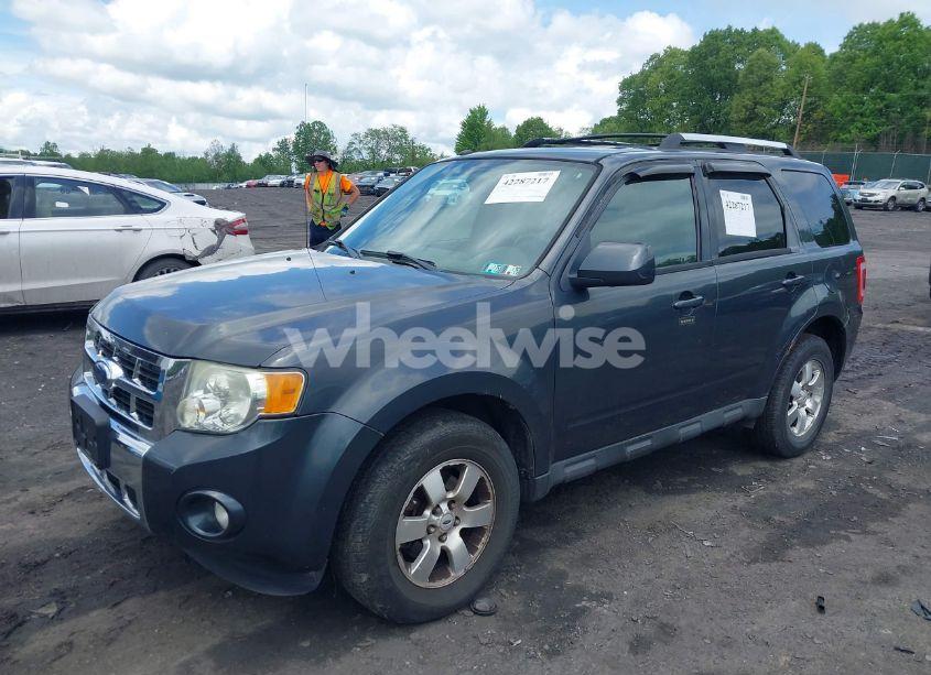Photo 2 of 2009 Ford Escape LIMITED (VIN 1FMCU94739KA24836)