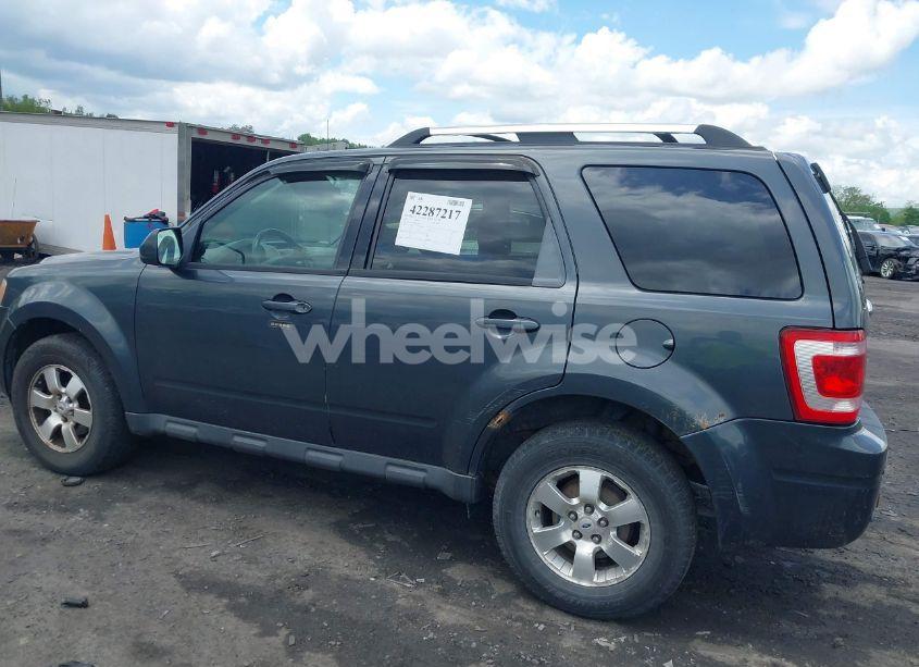 Photo 6 of 2009 Ford Escape LIMITED (VIN 1FMCU94739KA24836)