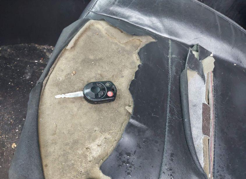 Photo 11 of 2009 Ford Escape LIMITED (VIN 1FMCU94779KB63156)