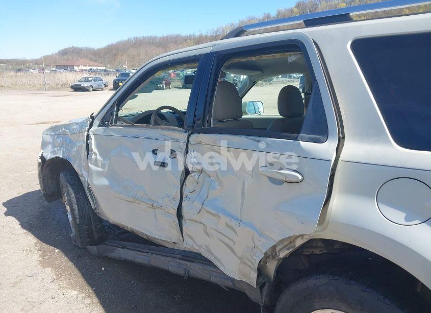 Photo 17 of 2009 Ford Escape LIMITED (VIN 1FMCU94G29KB61542)