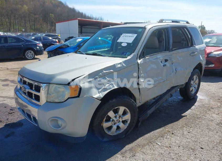 Photo 2 of 2009 Ford Escape LIMITED (VIN 1FMCU94G29KB61542)