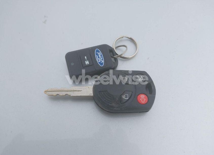 Photo 11 of 2009 Ford Escape LIMITED (VIN 1FMCU94G49KA11822)