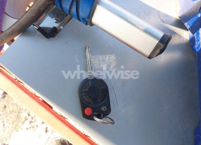 Photo 11 of 2009 Ford Escape LIMITED (VIN 1FMCU94G79KA08610)